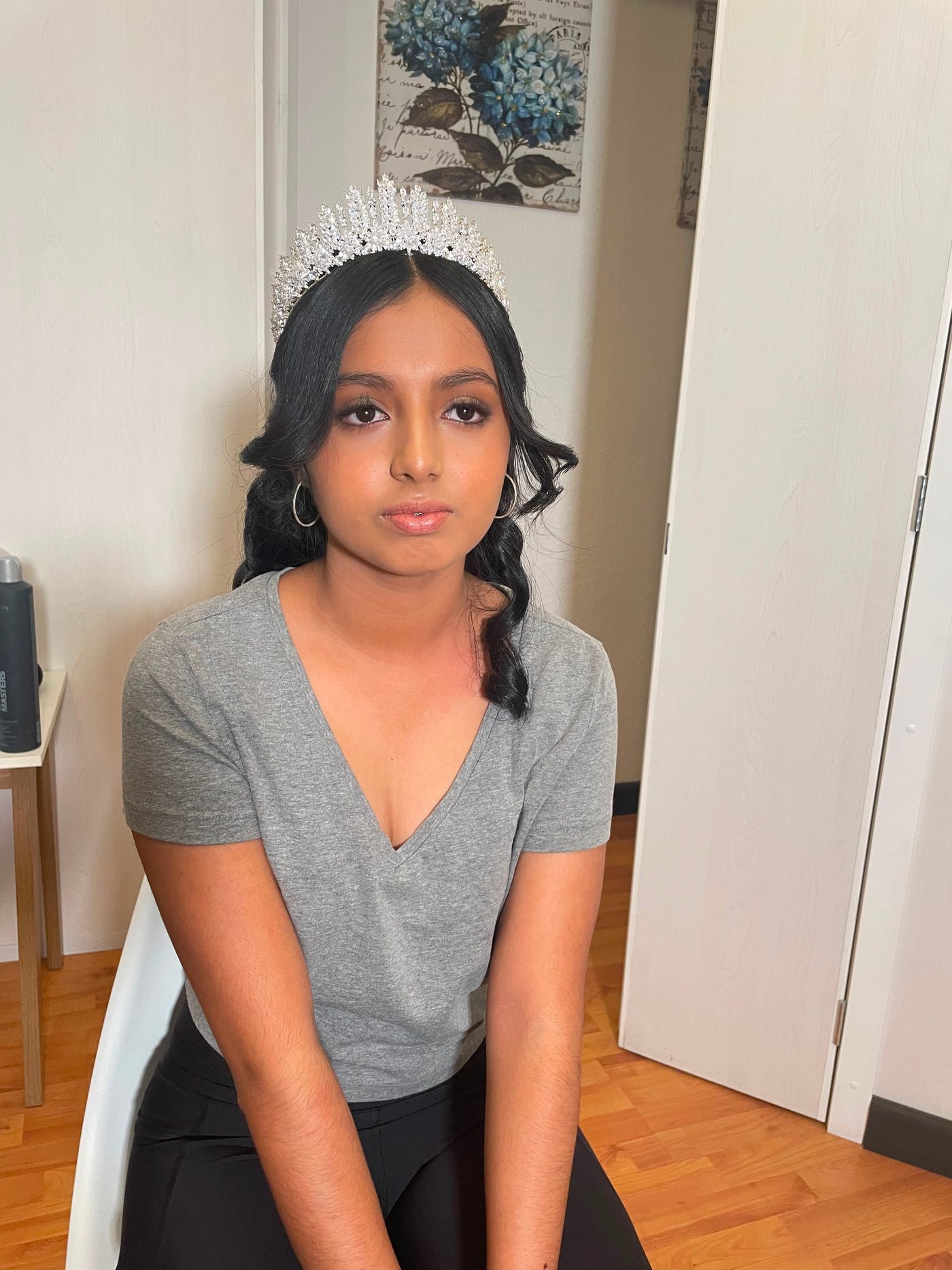Look de quinceañera con tiara